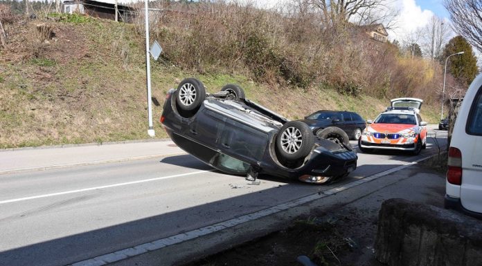 Auto überschlug sich