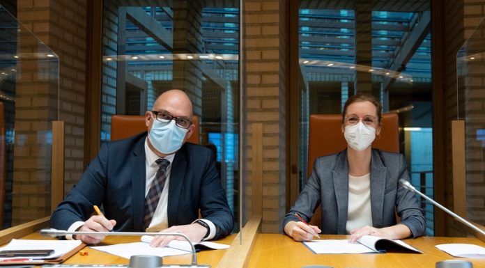 Koalitionsvertrag unterzeichnet