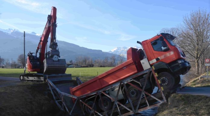Sevelen: Brücke unter Lastwagen eingestürzt