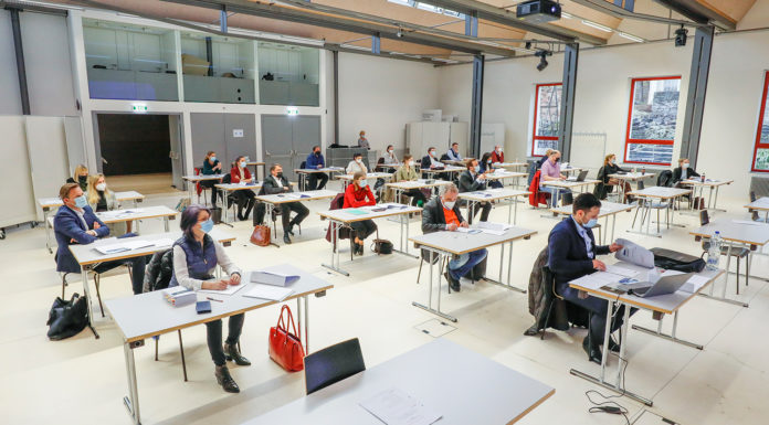 Durch gezielte Weiterbildung zum Treuhandexperten