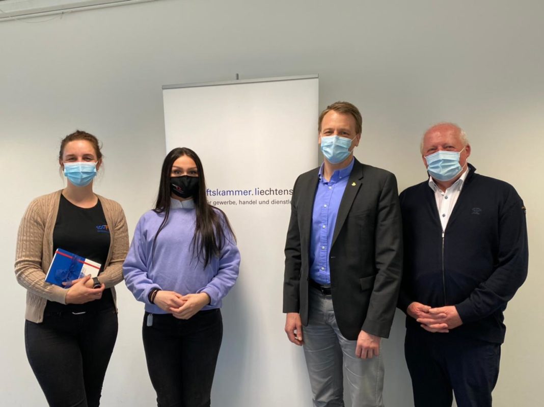 1150 - 20210416 - MM Unterzeichnung Lehrvertrag 1