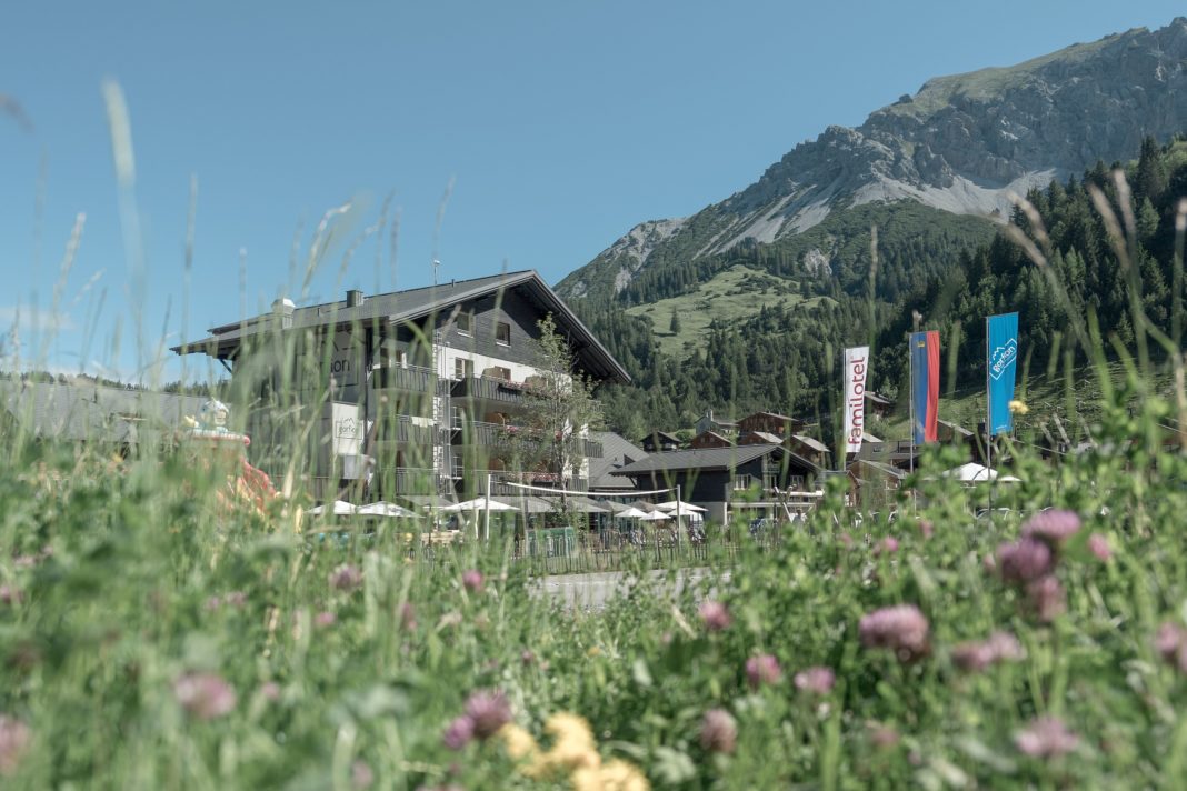 aussenansicht_vom_hotel_hotel_gorfion_familotel