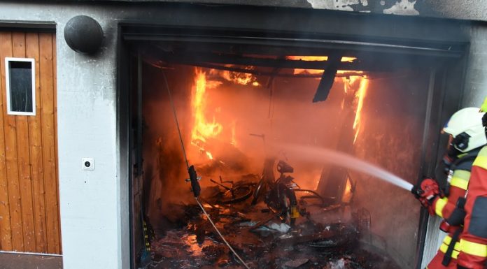 Mofa in Brand geraten