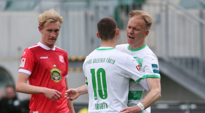 Bochum und Fürth steigen auf