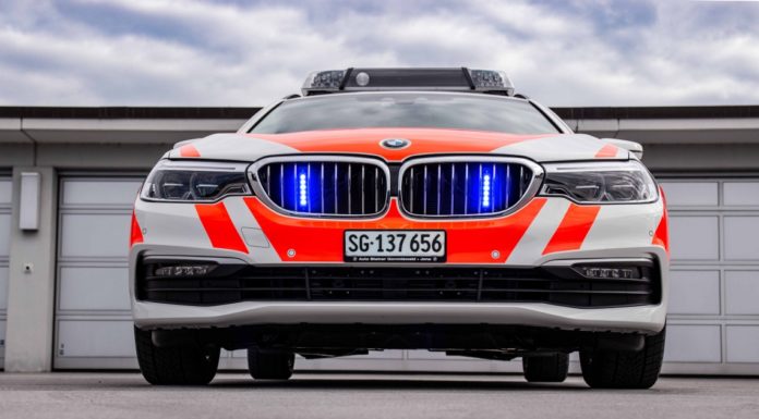 Velofahrerin von Auto angefahren