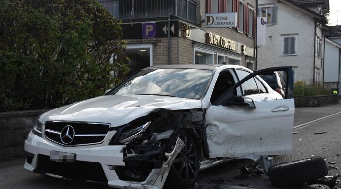 Zwei verletzte Personen bei Frontalkollision