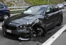 Streifkollision mit anschliessender Frontalkollision – drei Verletzte