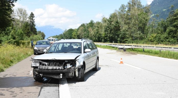 Selbstunfall mit Folgekollision