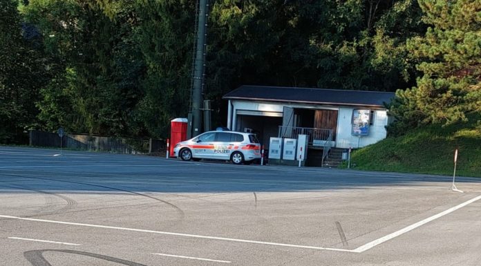 Unbekannte Autofahrer verunstalten Verkehrsschulungsanlage