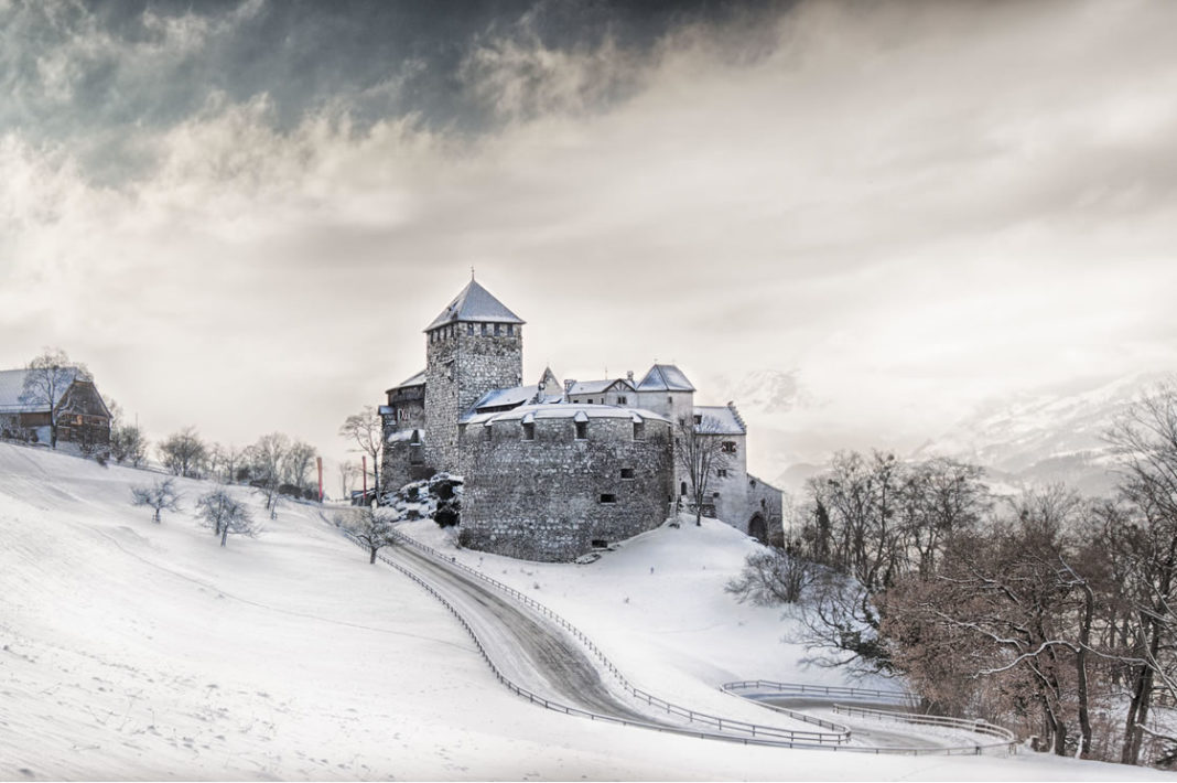 schloss_vaduz_liechtenstein_winter_weihnachten