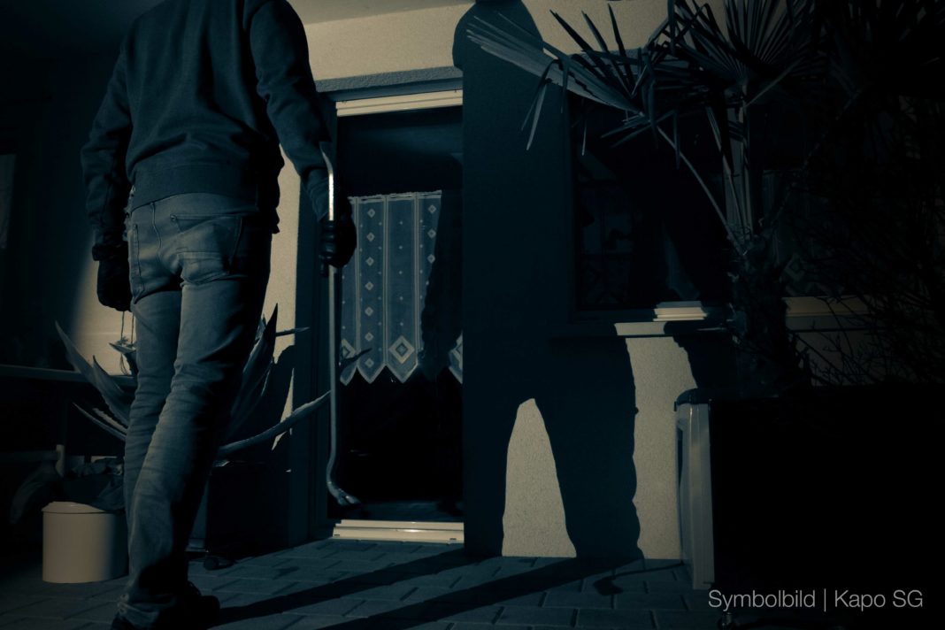 Symbolbild_Einbruch Balkontüre4