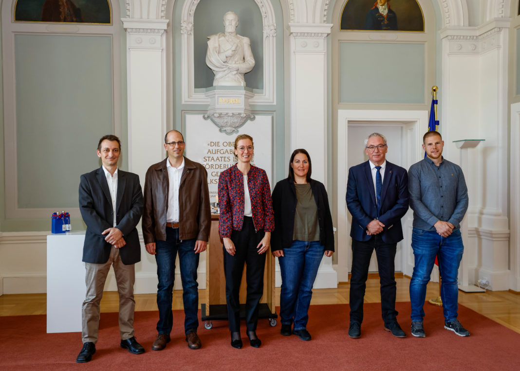 Liechtenstein Vaduz Vereidigung Fischereiaufseher Sabine Monauni