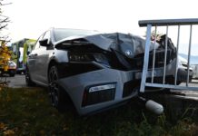 Unfall mit Auto: Fahrerin reanimiert