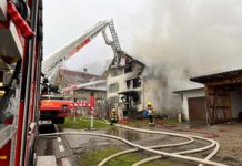Wattwil: Mehrfamilienhaus in Vollbrand