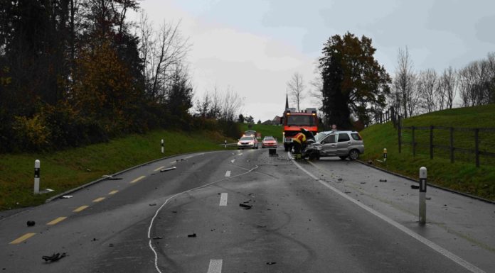 Wittenbach: Unfall zwischen zwei Autos