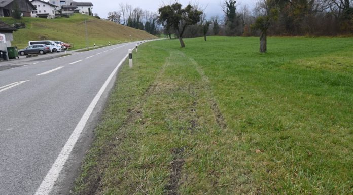 Zeugenaufruf – Nach Kollision Unfallstelle verlassen