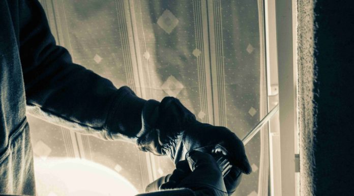 Zwei Einbrüche in Firmen