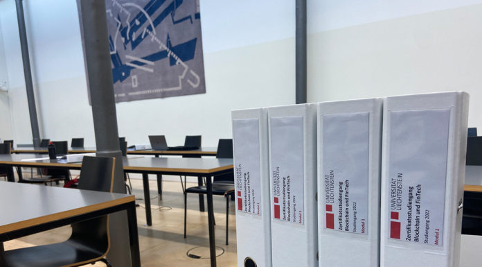 Rekordteilnehmerzahl bei „Blockchain und FinTech“-Studiengang der Uni