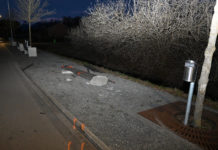 Mit Parkbank kollidiert