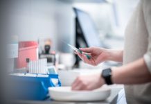 COVID-19: Isolation und Maskenpflicht laufen per Ende März aus