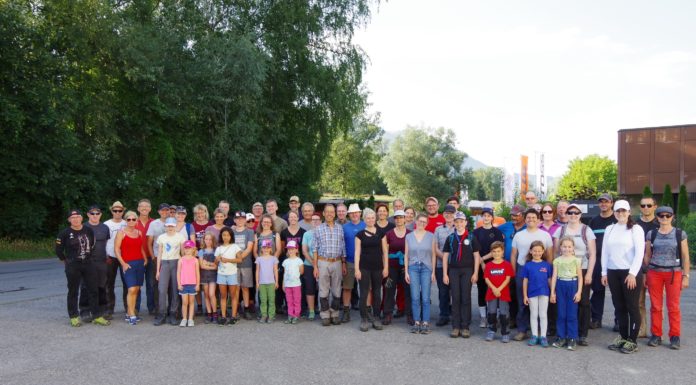 Erfolgreiches Neophyten-Ausrupfen in Ruggell