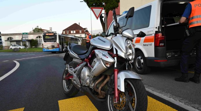 Zusammenstoss zwischen Auto und Motorrad