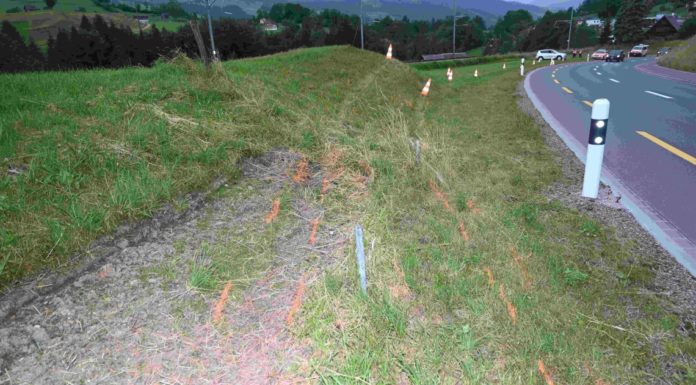 Ebnat-Kappel: Fahrunfähig Selbstunfall verursacht