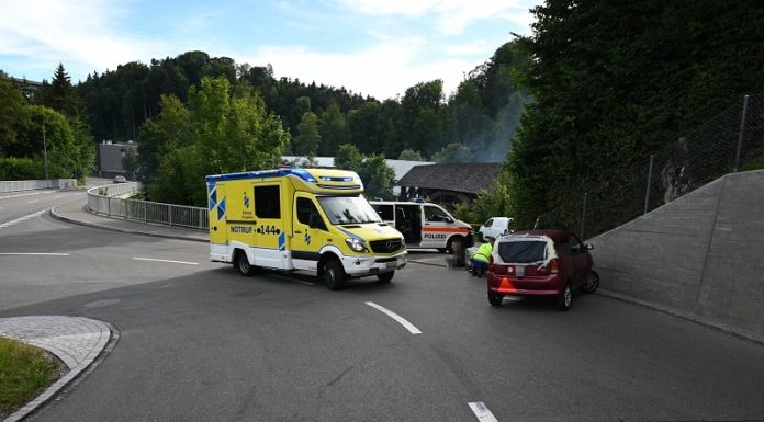 Auf Gegenfahrbahn geraten-Zusammenstoss!