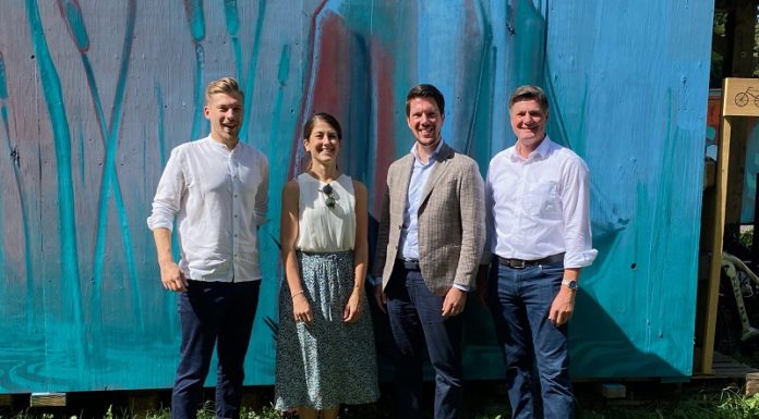 Regierungsrat Frick besucht Poolbar Festival