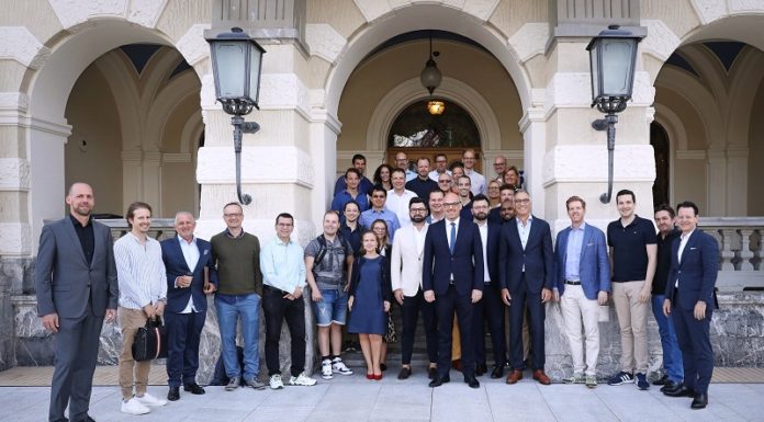 CAS Blockchain Studienlehrgang zu Besuch im Regierungsgebäude