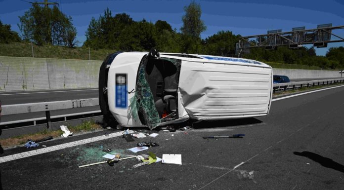 Balgach: Kollision zwischen E-Bike und Auto