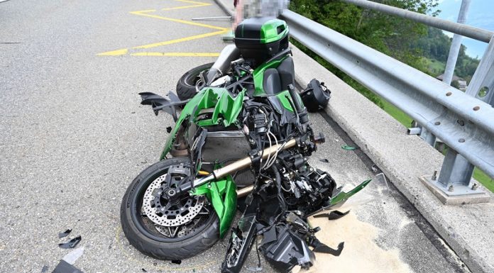 Zusammenstoss: Motorradfahrer verletzt