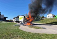 Bazenheid: Lastwagen in Brand