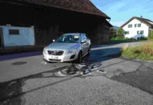 Rapperswil-Jona: Zusammenprall zwischen Auto und Velo