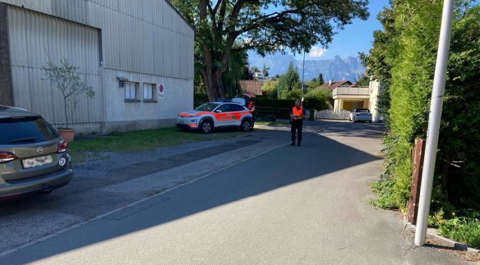 Zusammenprall zwischen Auto und E-Bike