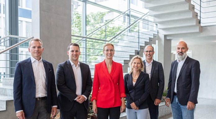 Wirtschaftsministerin zu Besuch bei der Ivoclar Gruppe