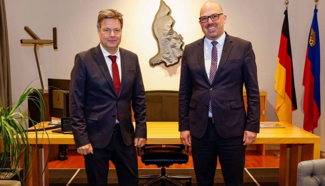 Liechtenstein Vaduz Regierung Hoeflichkeitsbesuch Regierungschef Daniel Risch Vizekanzler Robert Habeck
