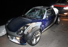 Mit Auto von der Strasse abgekommen und überschlagen