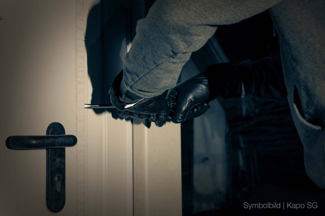 Symbolbild_Einbruch Baustellencontainer2 (7)