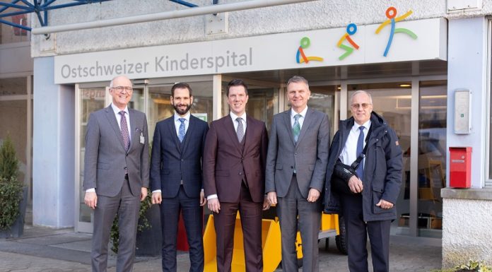 RR Manuel Frick besucht das Ostschweizer Kinderspital