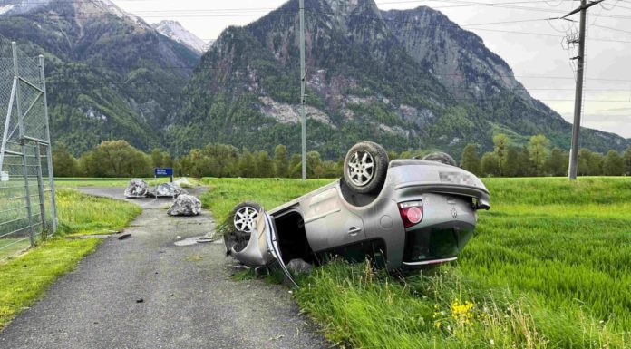 Weite: Auto überschlagen