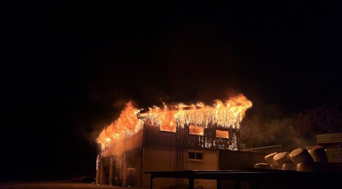 Scheune in Vollbrand