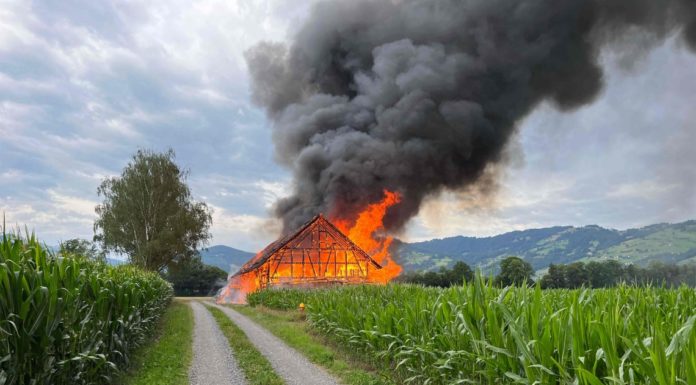 Marbach: Stall in Vollbrand