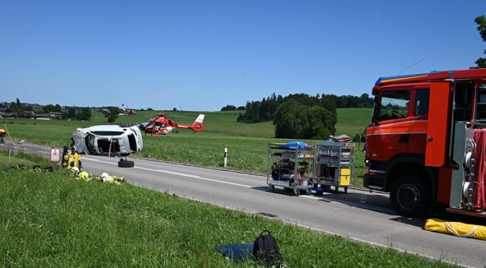 Kollision beim Überholen – eine Person schwer verletzt!