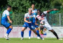 Der USV beim Testspiel, das er gegen Zweitligisten Montlinen 3: 0 gewann. Im Bild von links Karaaslan, Mitte Bendeguz, hinten Adriano Sodano.