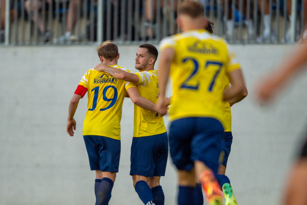 Mazzini-lässt-sich-feiern (1)