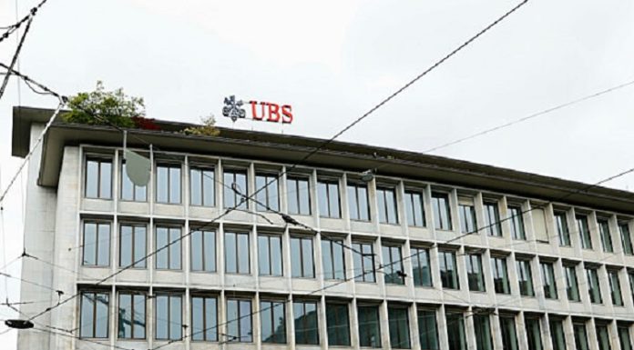 UBS löst Garantien mit CS-Übernahme auf – Kurs steigt UBS-Hauptsitz in Zürich