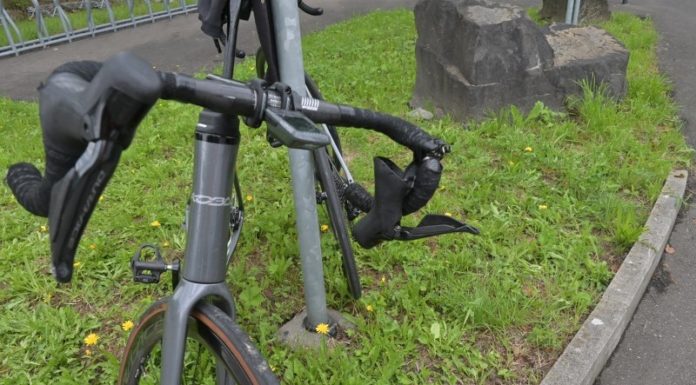 Fahrradfahrer bei Verkehrsunfall verletzt