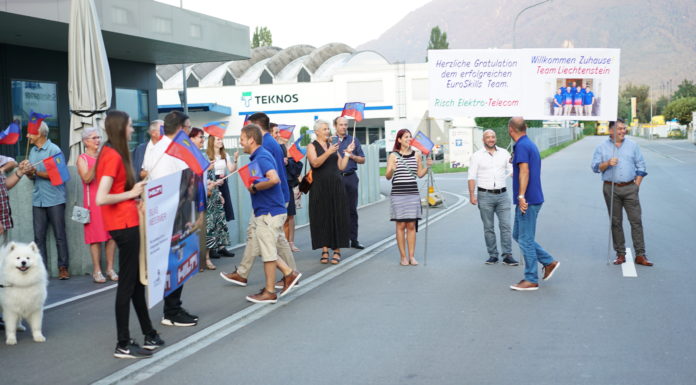 Liechtensteiner Erfolg bei den EuroSkills in Danzig Herzlicher Empfang der Euroskills Delegation in Liechtenstein. Foto: Gregor Meier.