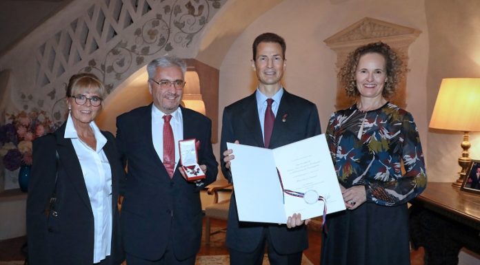 Ordensverleihung auf Schloss Vaduz